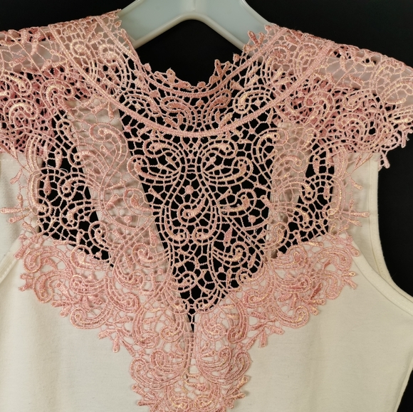 White and rose gold lace dress - Picture 6 of 7